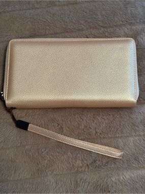 Metallic Rose Gold Zip Wristlet Wallet EUC